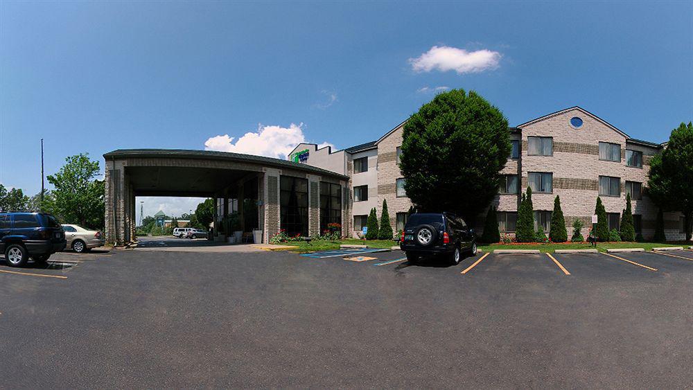 Candlewood Suites Grand Rapids Airport By Ihg Cascade Exterior photo