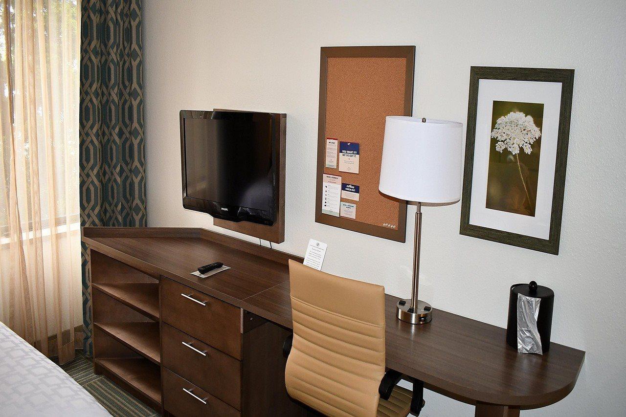 Candlewood Suites Grand Rapids Airport By Ihg Cascade Exterior photo