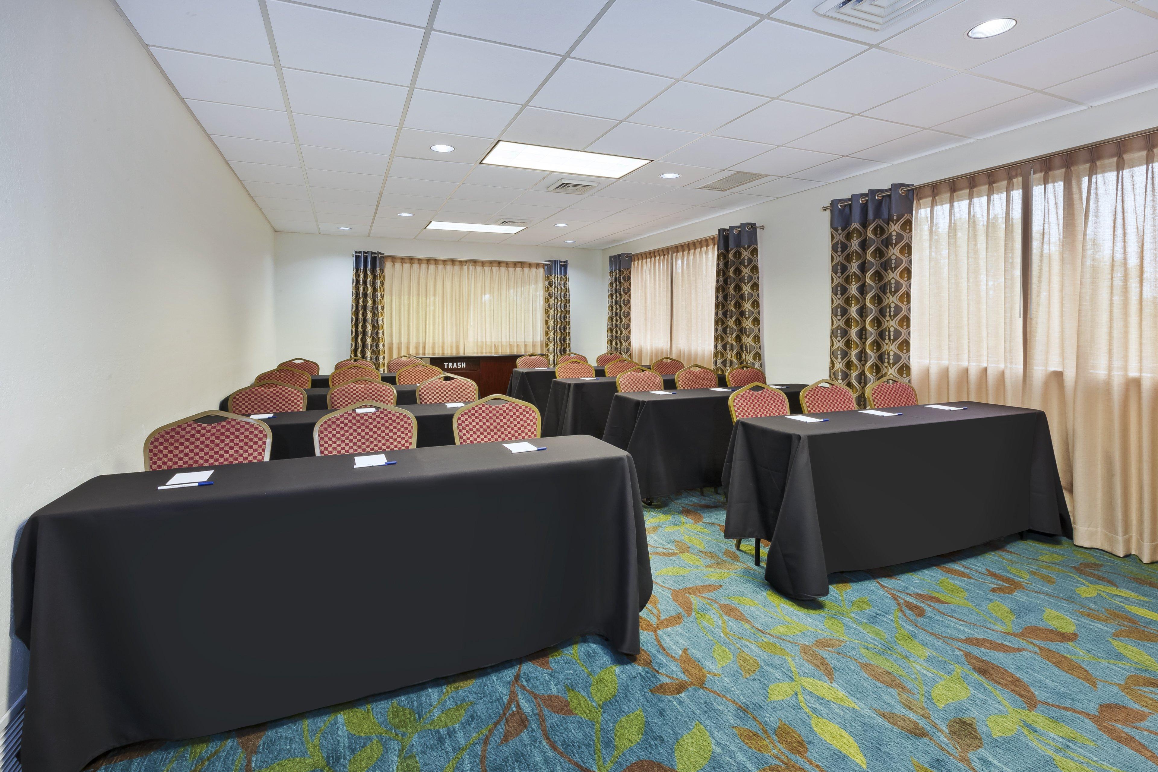 Candlewood Suites Grand Rapids Airport By Ihg Cascade Exterior photo
