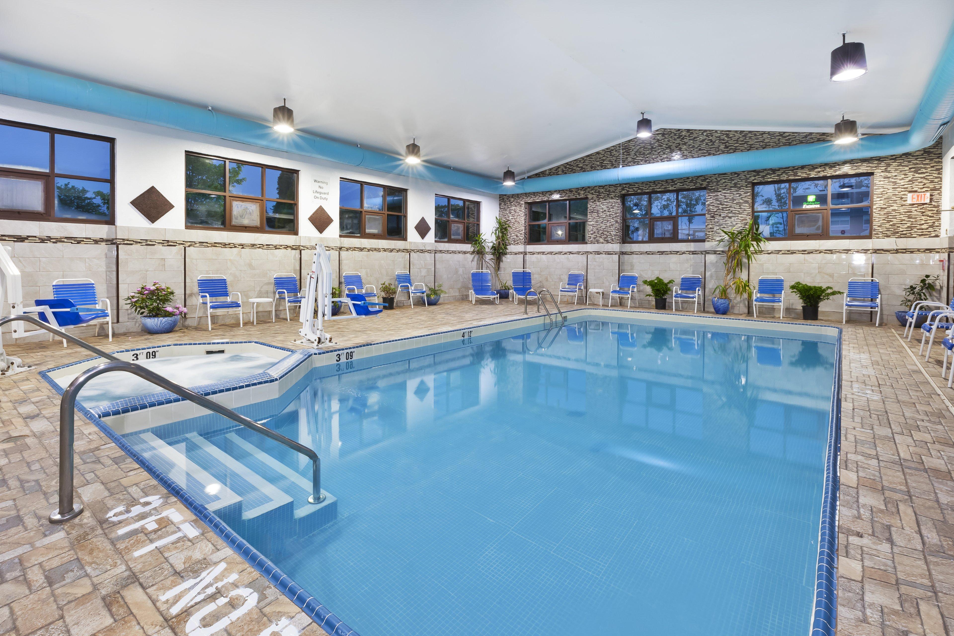 Candlewood Suites Grand Rapids Airport By Ihg Cascade Exterior photo
